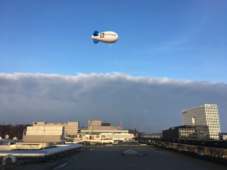 Dirigeable-6m-helium-publicitaire-kinepolis_luxembourg